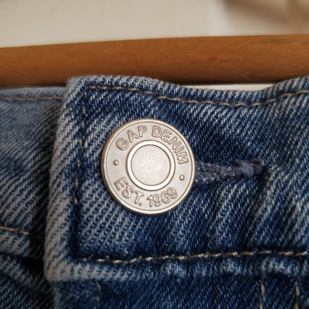 Gap Mini Skirt Denim Distressed - Picture 5 of 6